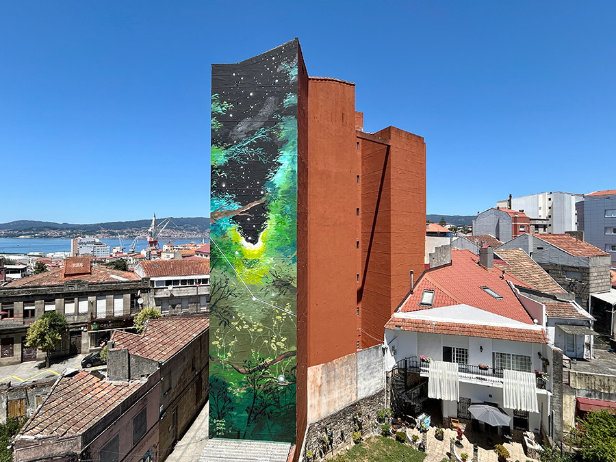 María Ortega Estepa. Mural "El presente desde el que miramos". Festival Vigo Cidade de Cor (Vigo Ciudad de Color).