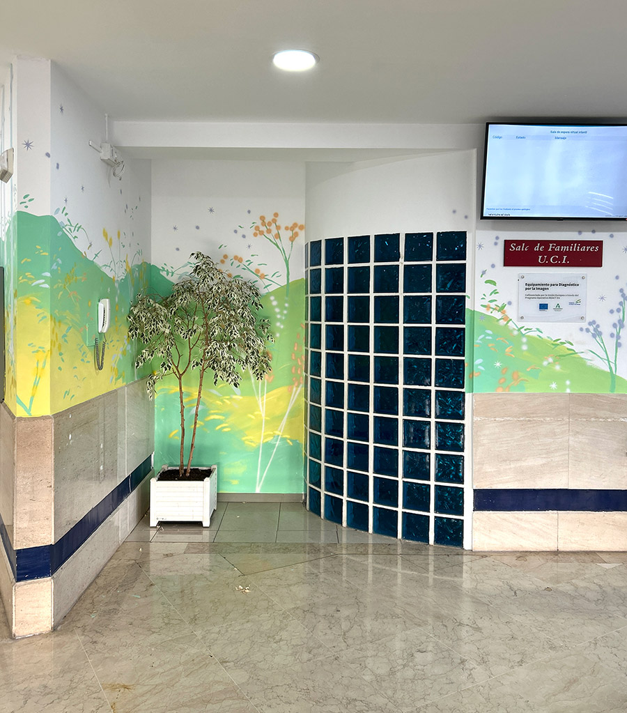 María Ortega Estepa. Mural en en hall de entrada del Hospital Infantil Virgen del Rocío. Sevilla