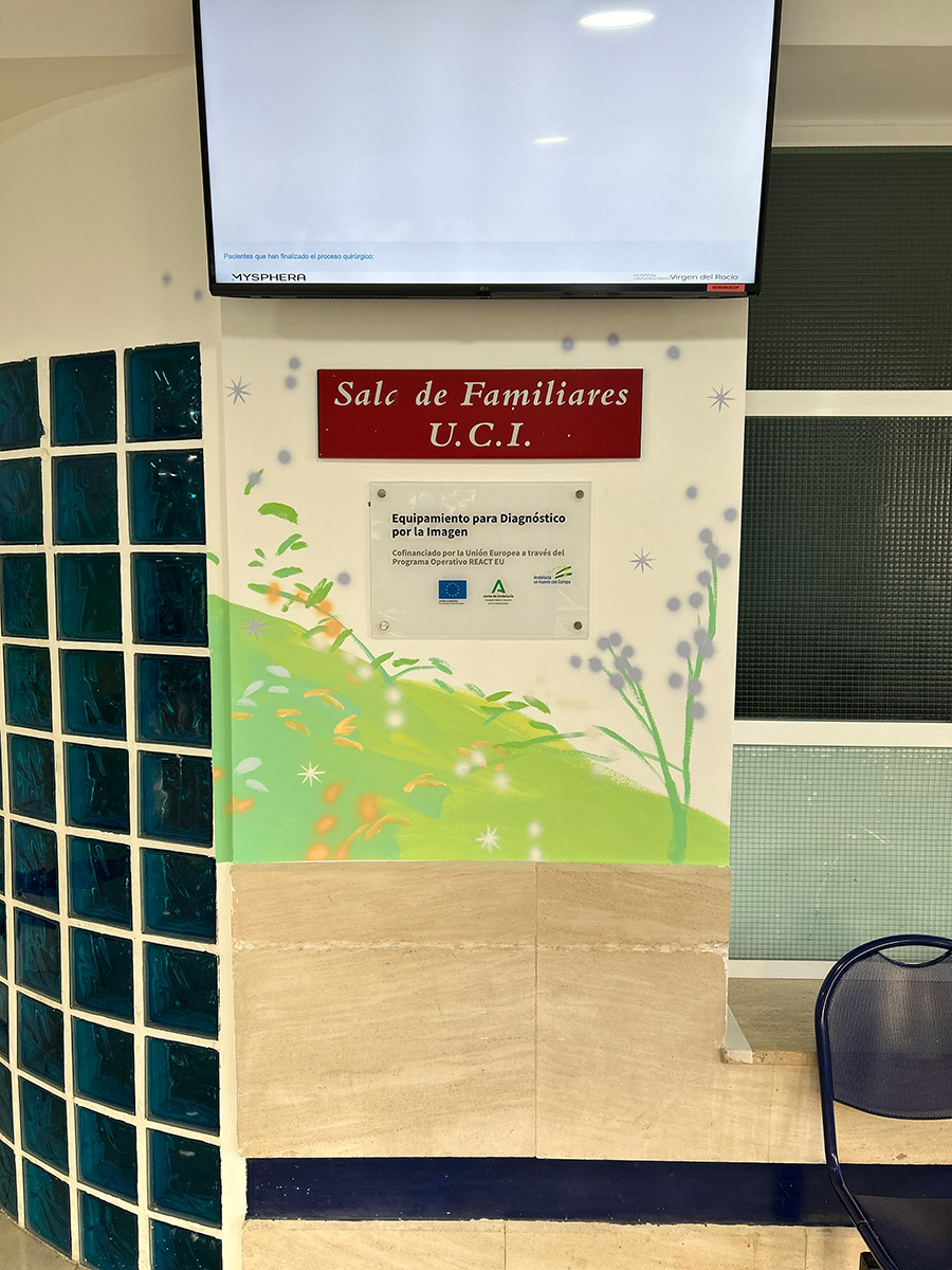 María Ortega Estepa. Mural en en hall de entrada del Hospital Infantil Virgen del Rocío. Sevilla